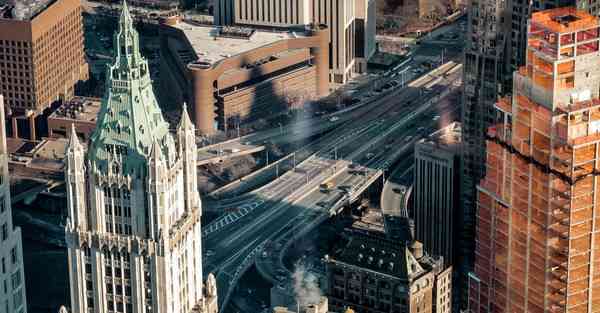 数据挖掘是大数据存的行业