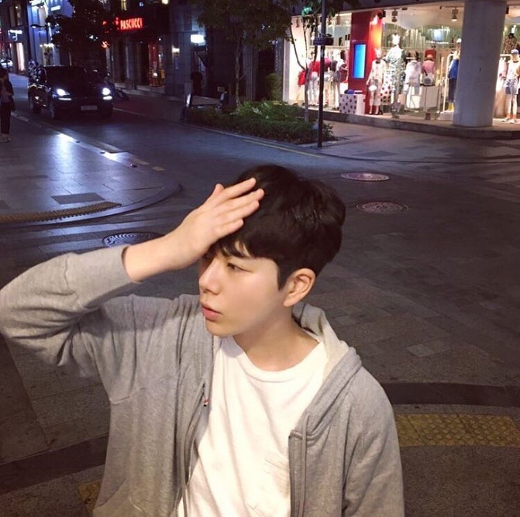 卓东巧菡