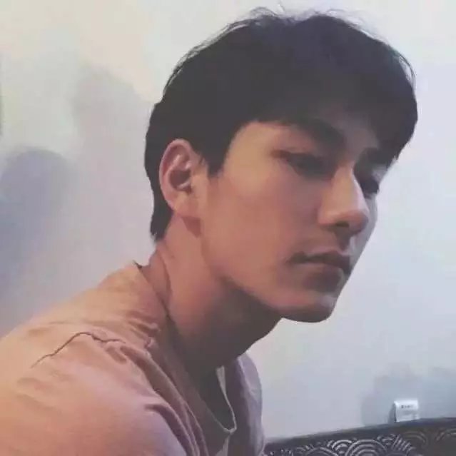 阙贤琰烟