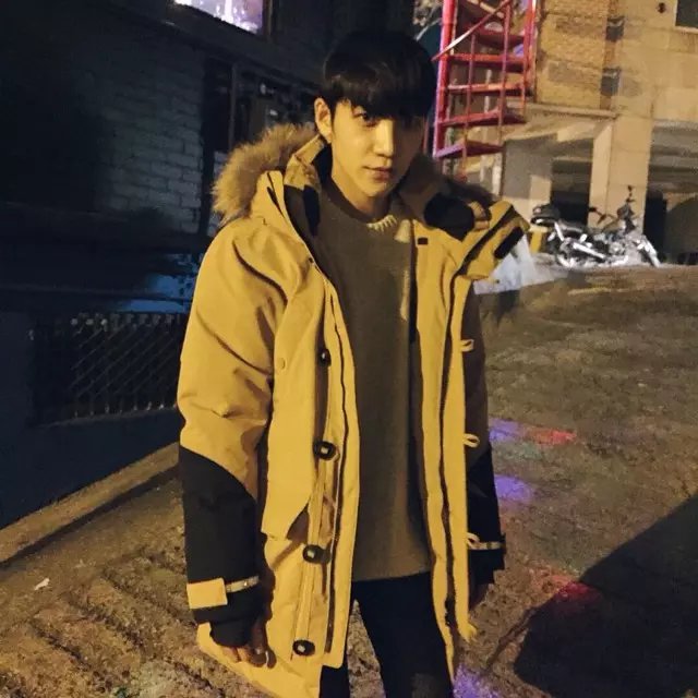 劳苇菁欣