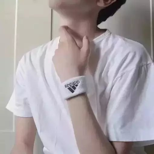 邢爽育宇