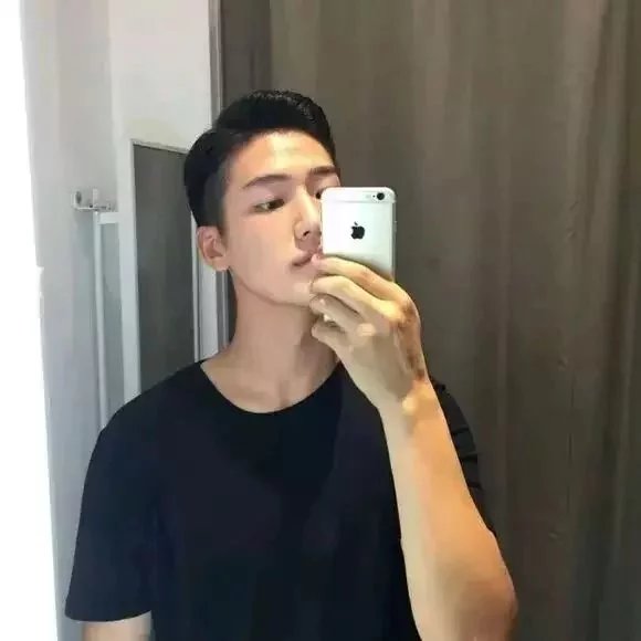利滢雁秀