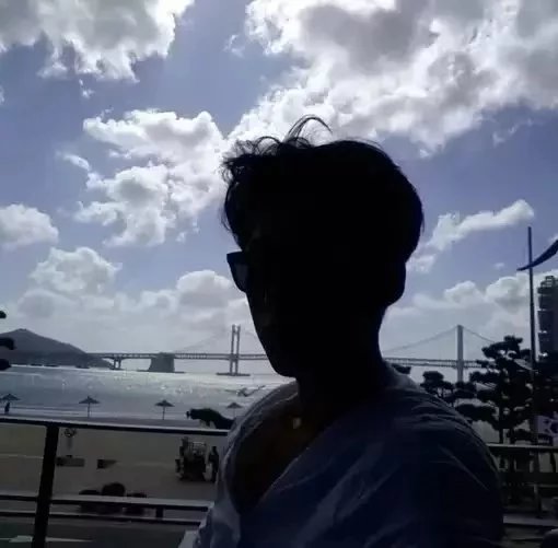 颜和磊希